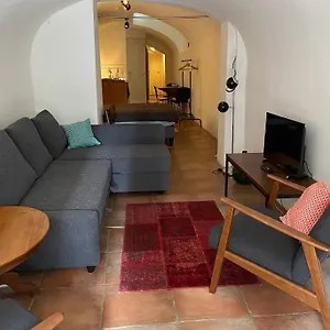 Appartement Werfkelder Aan De Oudegracht, Utrecht