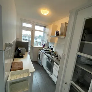 Appartement Sunny And Spacious