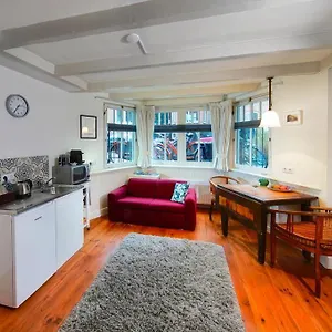 16 Sous Apartamento